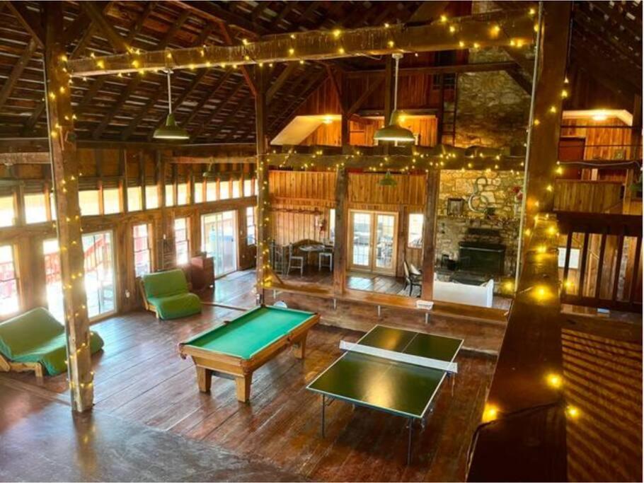 The Barn At Evermore: Riverfront Retreat W/Hot Tub Luray Exterior photo